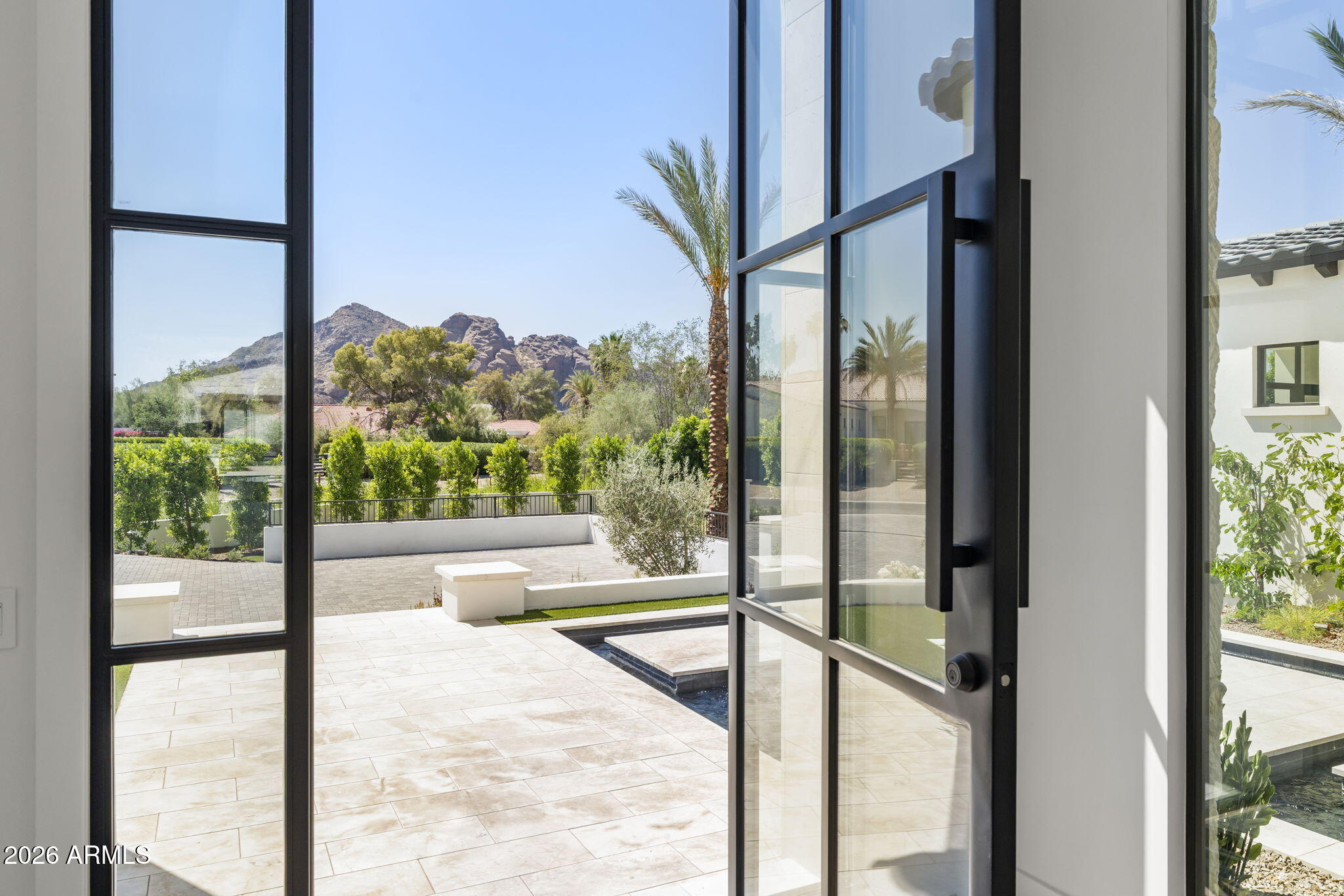 6610 North Mountain View Road Paradise Valley, AZ 85253 - Photo 2 of 32 Arrival