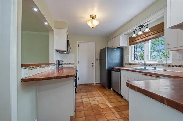 $449,000 | 1152 Pinewood Drive, Pittsburgh, PA 15243