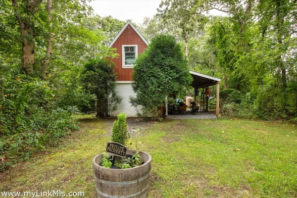 $1,299,000 | 9 Galway Road, West Tisbury, MA 02568