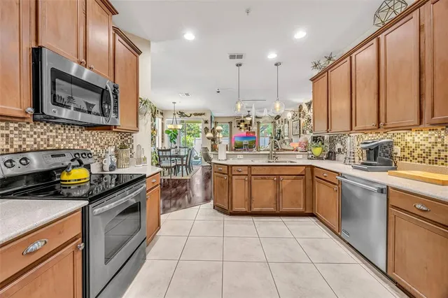 $375,000 | 14025 Oasis Springs Lane, Unit 901, Windermere, FL 34786