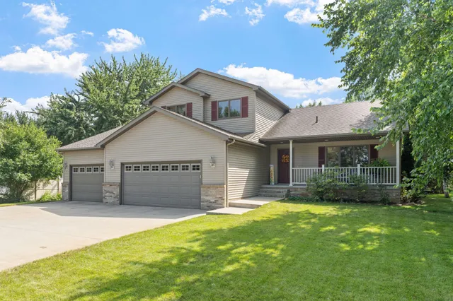 $449,000 | 810 East 7th Street, Litchfield, MN 55355