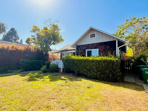 $4,275 | 21 East Arrellaga Street, Unit 1/2, Santa Barbara, CA 93101