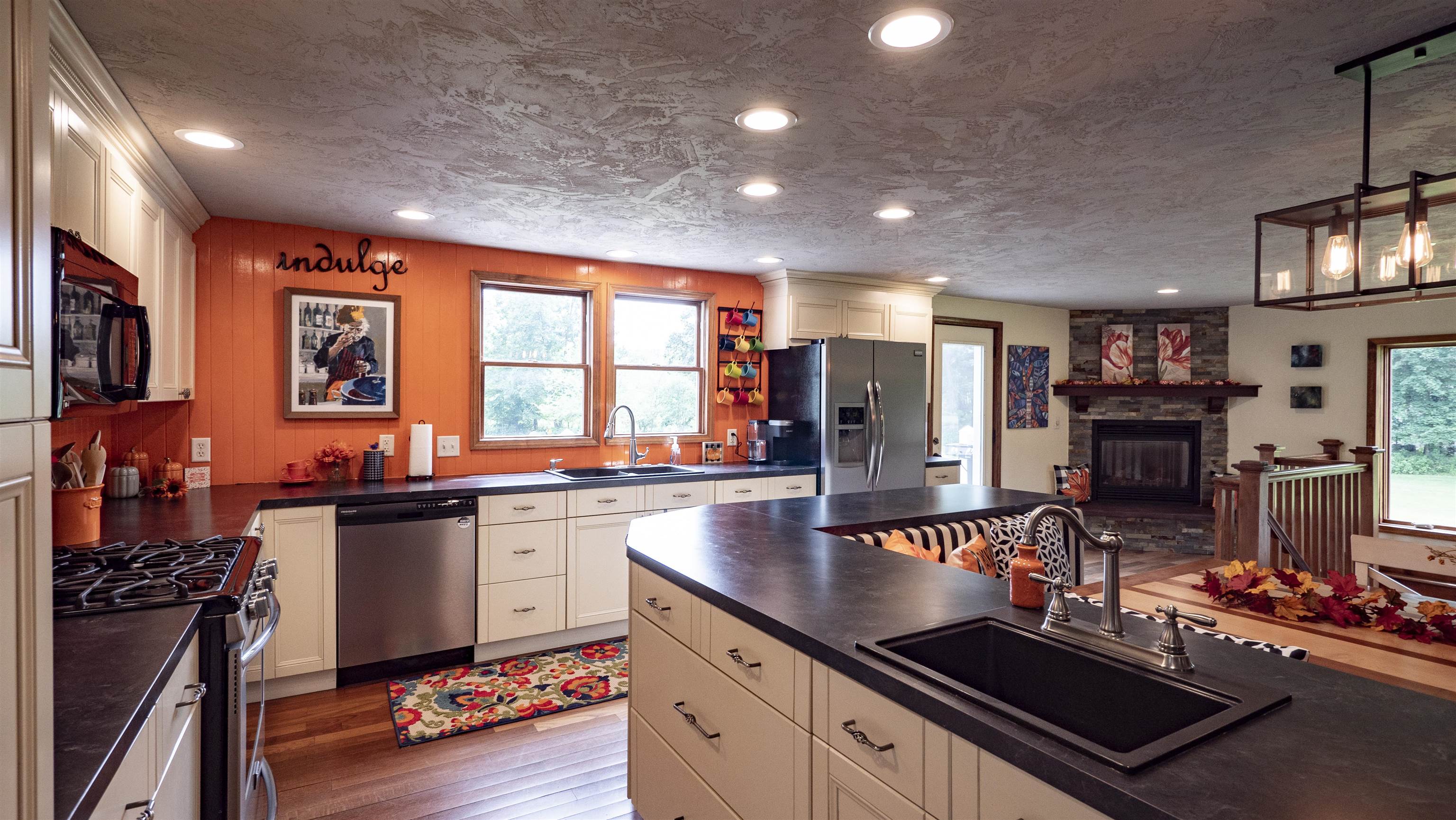 E1457 Rural Road Waupaca, WI 54981 - Photo 9 of 52