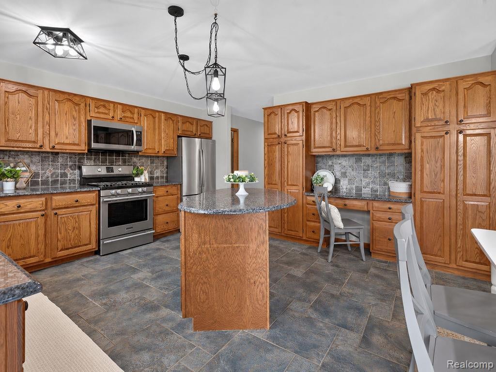 2524 Curtis Road Leonard, MI 48367 - Photo 13 of 93 Gallery Image 13