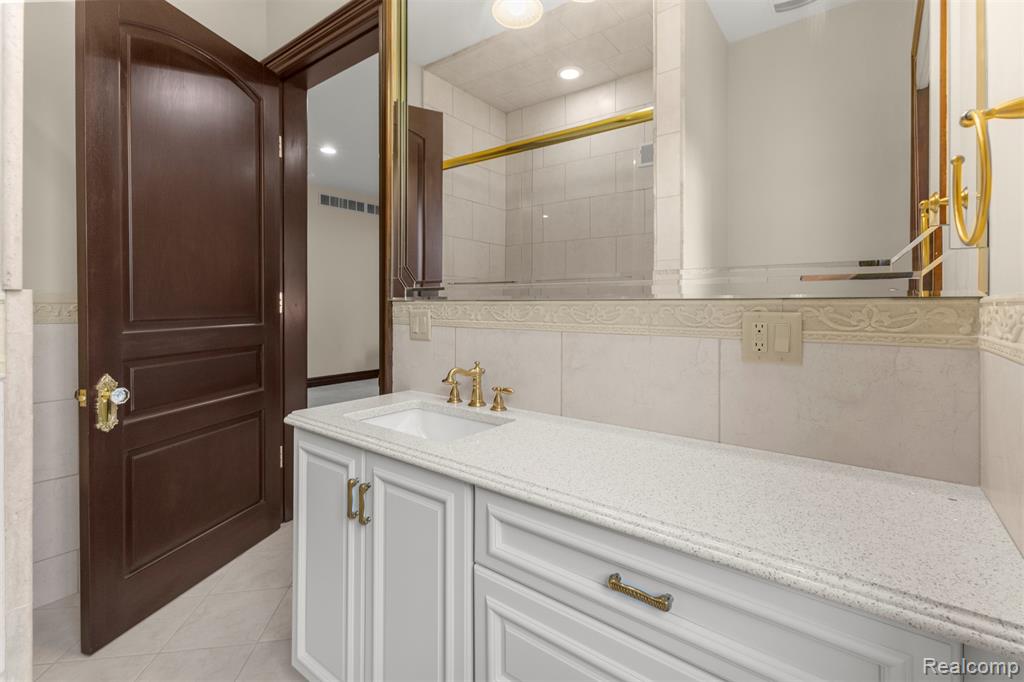 18585 Sheldon Road Northville, MI 48168 - Photo 55 of 98