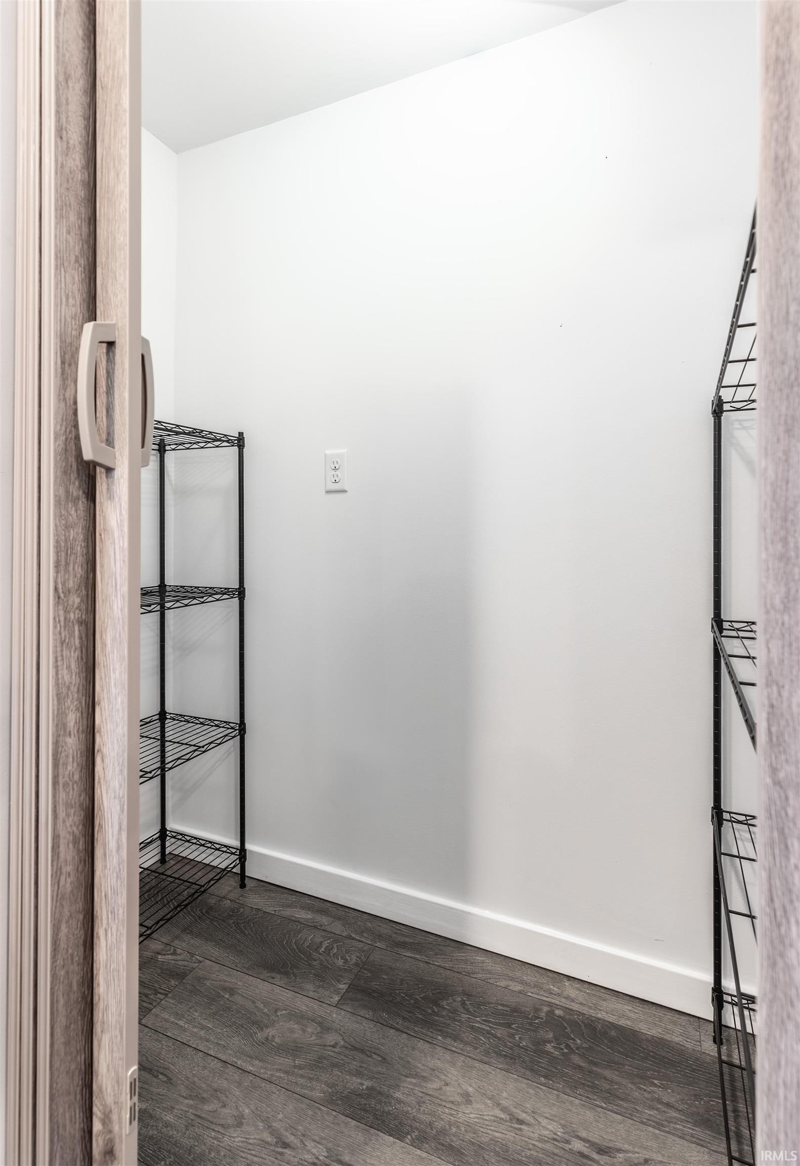 445 Hoing Road Evansville, IN 47725 - Photo 16 of 36