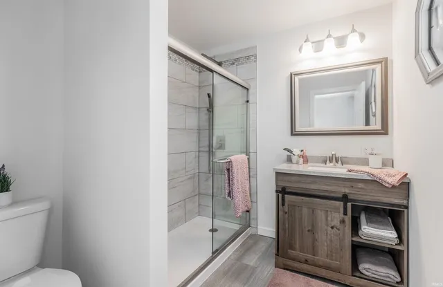 $379,900 | 445 Hoing Road, Evansville, IN 47725