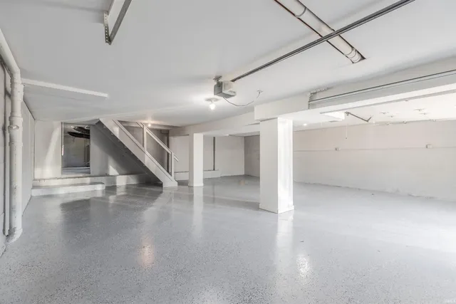 $379,900 | 445 Hoing Road, Evansville, IN 47725