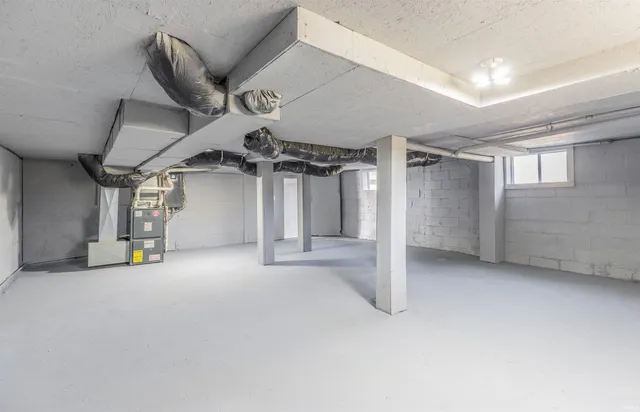 $379,900 | 445 Hoing Road, Evansville, IN 47725