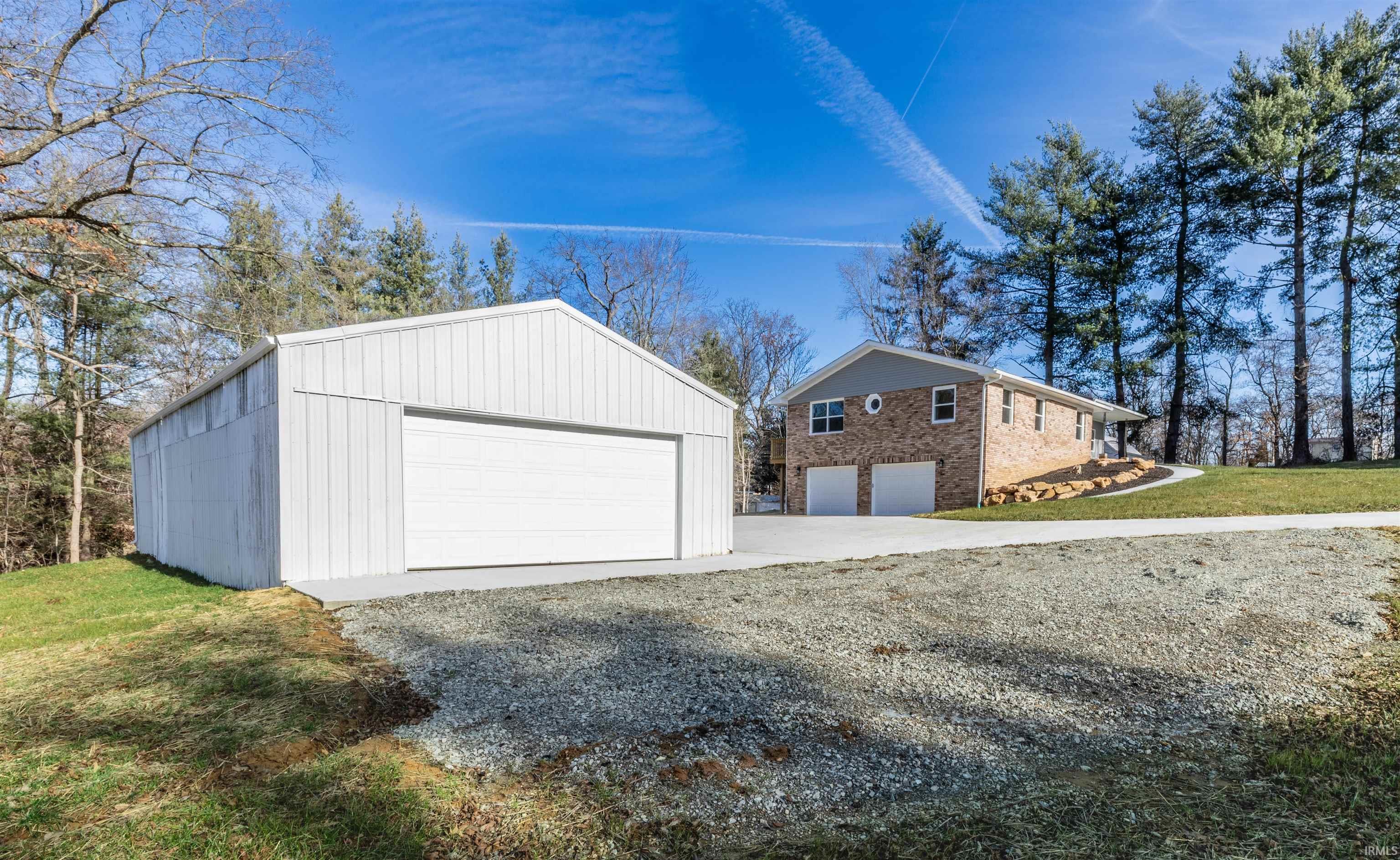 445 Hoing Road Evansville, IN 47725 - Photo 5 of 36