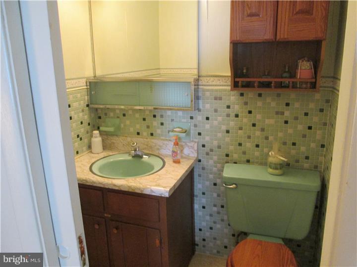 546 Evans Road Springfield, PA 19064 - Photo 15 of 24 Bathroom