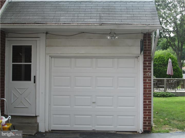 546 Evans Road Springfield, PA 19064 - Photo 24 of 24 Garage