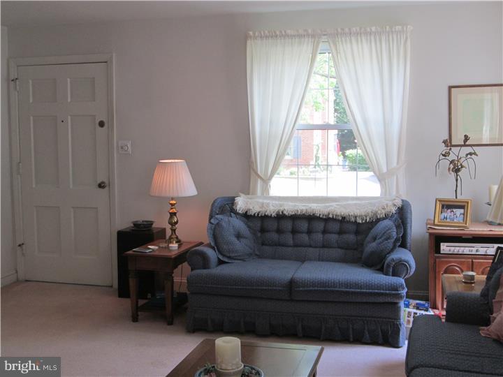 546 Evans Road Springfield, PA 19064 - Photo 6 of 24 Living Room
