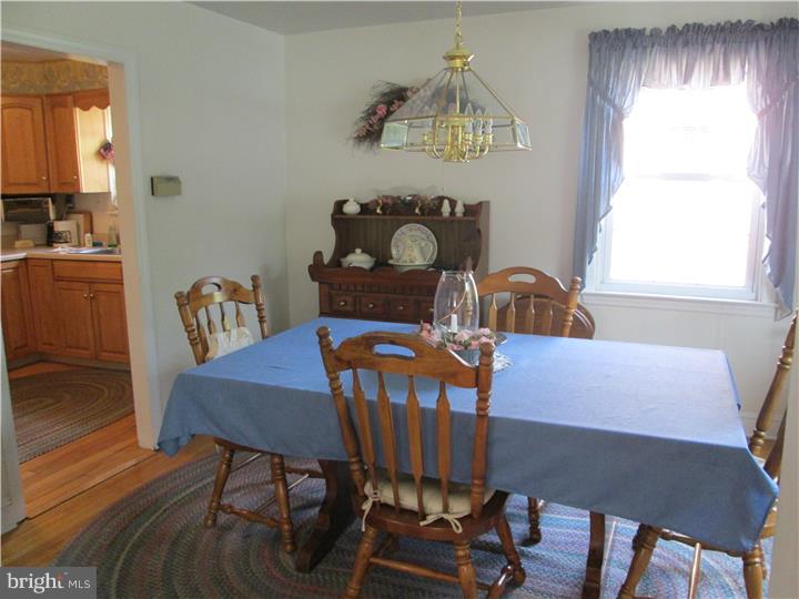 546 Evans Road Springfield, PA 19064 - Photo 8 of 24 Dining Room