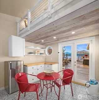 $3,000,000 | 7611 Highway 106, Union, WA 98592