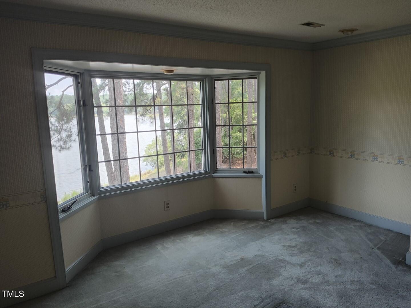 11 Abington Drive Pinehurst, NC 28374 - Photo 31 of 32 an empty room with a window