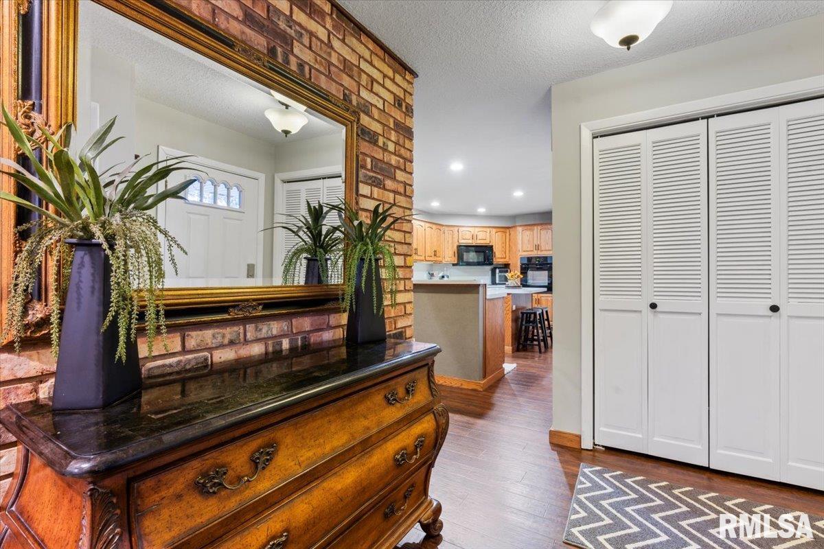 5810 Maxheimer Road Rochester, IL 62563 - Photo 17 of 42 Gallery Image 17