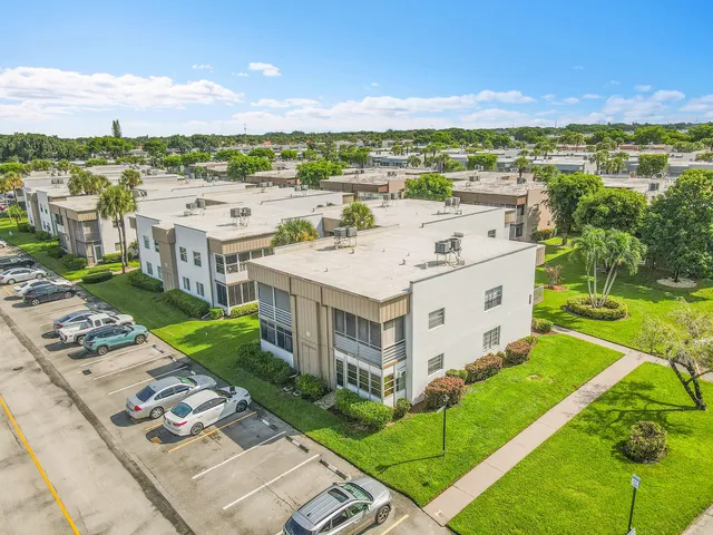$1,800 | 407 Piedmont J, Delray Beach, FL 33484