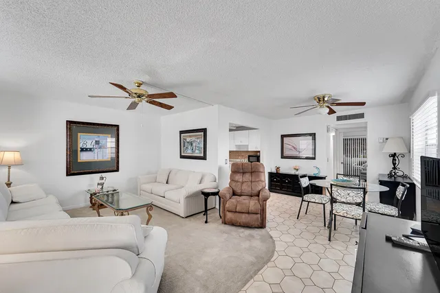 $1,800 | 407 Piedmont J, Delray Beach, FL 33484