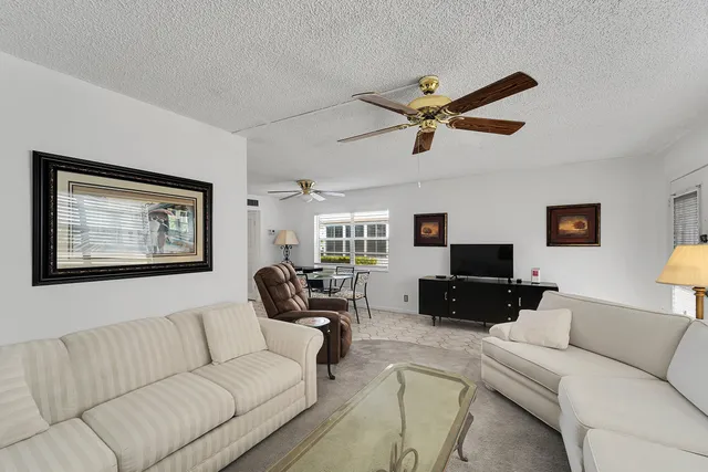 $1,800 | 407 Piedmont J, Delray Beach, FL 33484