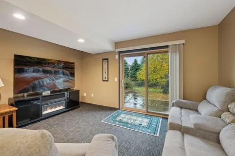 $595,000 | 10561 Maryland Road, Bloomington, MN 55438