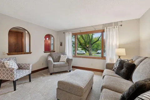 $595,000 | 10561 Maryland Road, Bloomington, MN 55438