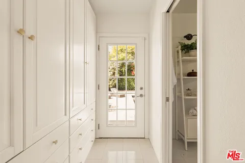 $1,695,000 | 7805 Denrock Avenue, Los Angeles, CA 90045