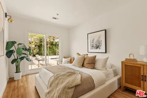 $1,695,000 | 7805 Denrock Avenue, Los Angeles, CA 90045