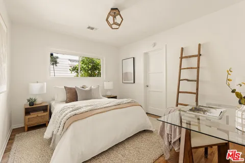 $1,695,000 | 7805 Denrock Avenue, Los Angeles, CA 90045