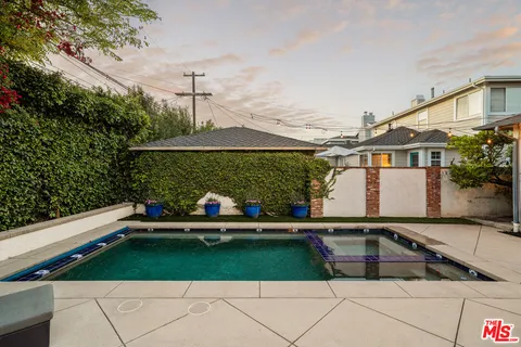 $1,695,000 | 7805 Denrock Avenue, Los Angeles, CA 90045