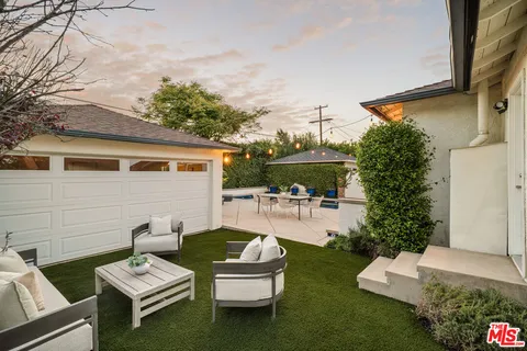 $1,695,000 | 7805 Denrock Avenue, Los Angeles, CA 90045