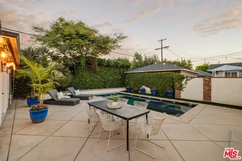 $1,695,000 | 7805 Denrock Avenue, Los Angeles, CA 90045