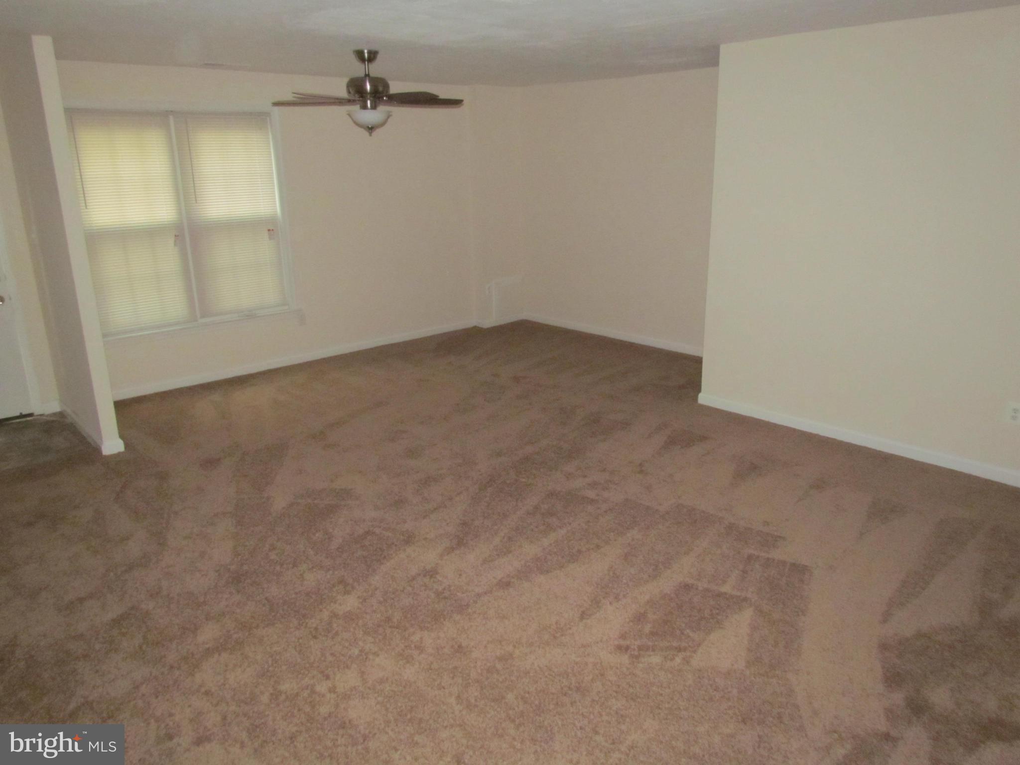 1685 Ridgely Court Crofton, MD 21114 - Photo 3 of 19 Living Room