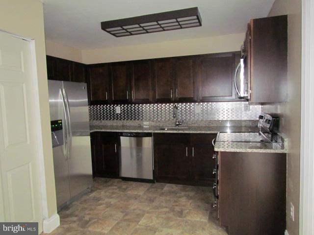1685 Ridgely Court Crofton, MD 21114 - Photo 5 of 19 Kitchen