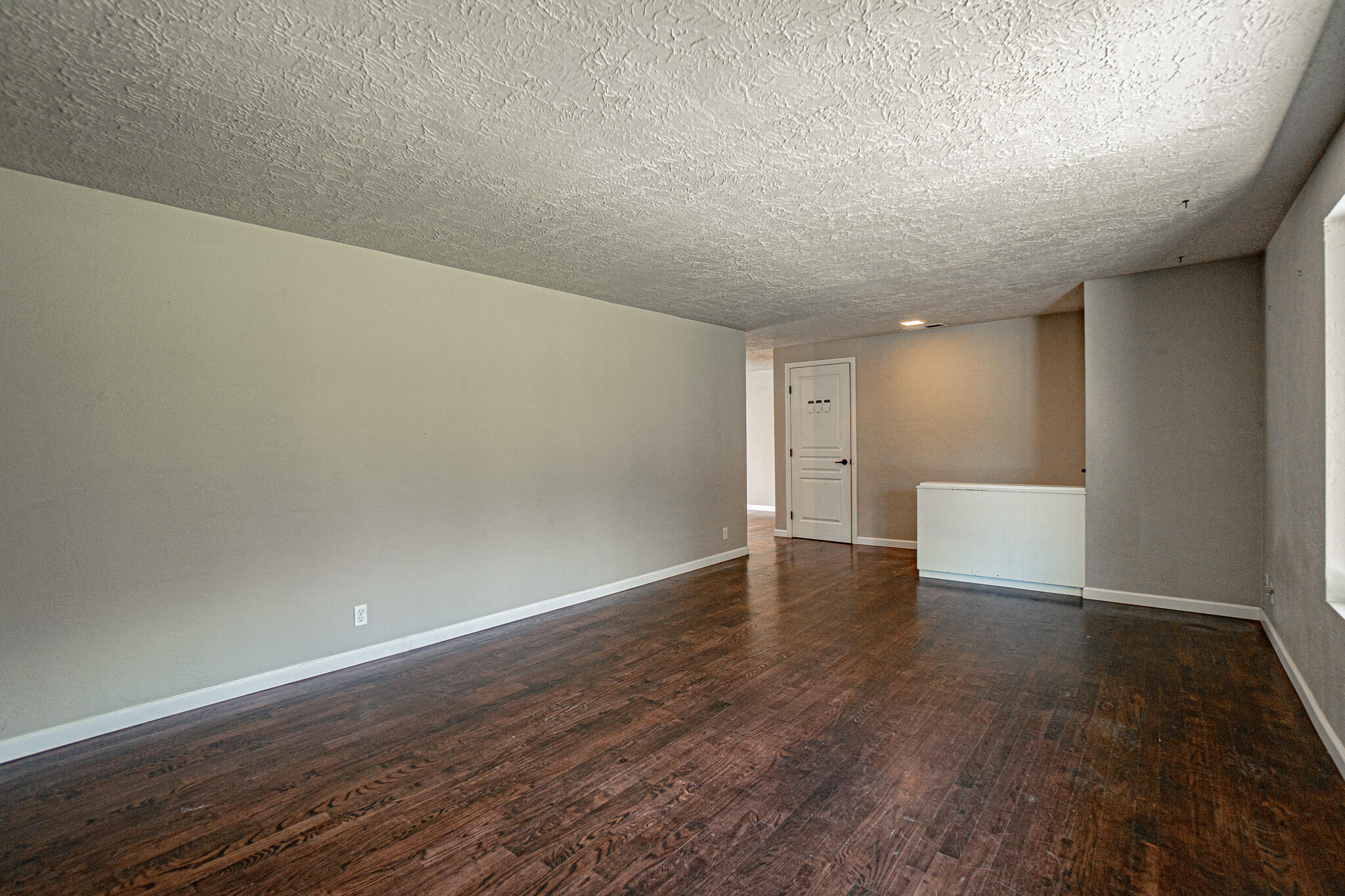 994 South Stage Road Medford, OR 97501 - Photo 5 of 38 DSC00068-HDR