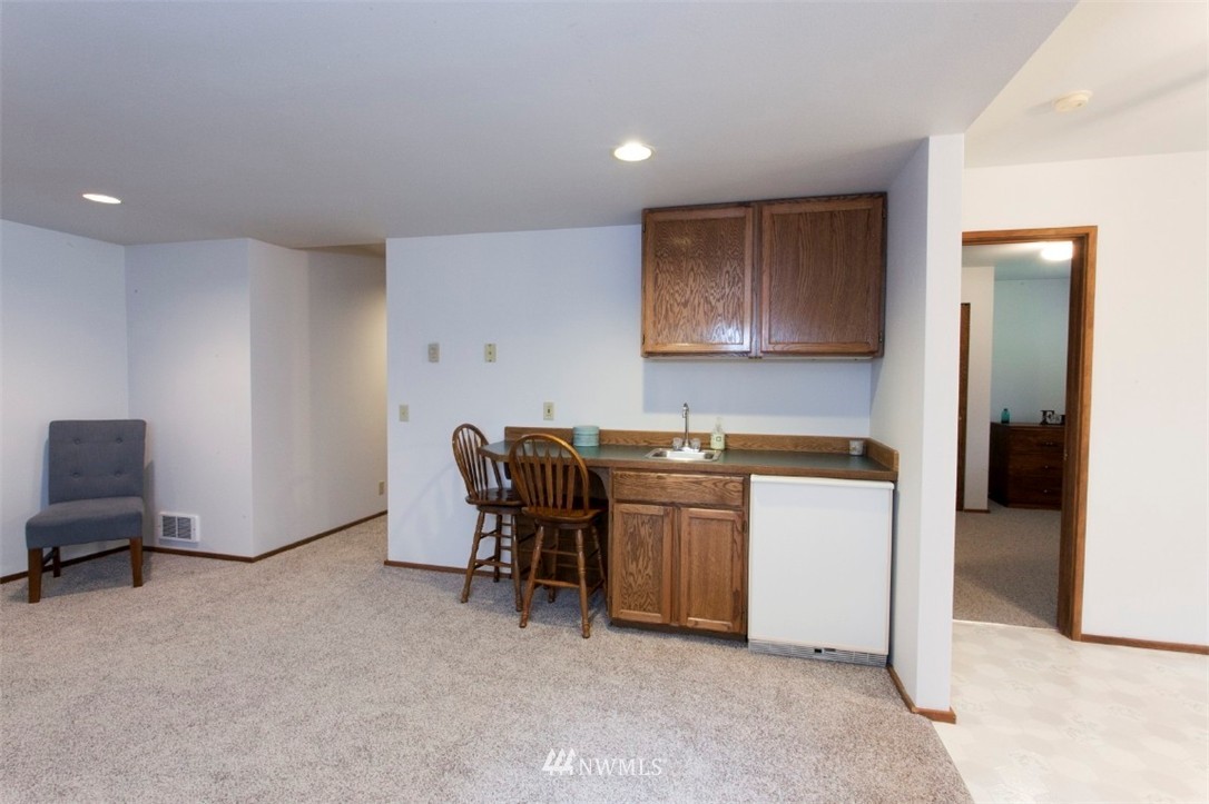 21028 Shell Valley Way Edmonds, WA 98026 - Photo 12 of 16