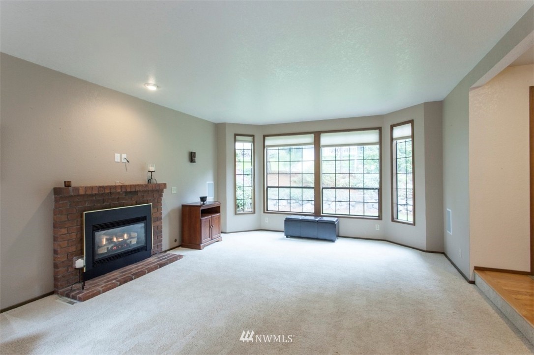 21028 Shell Valley Way Edmonds, WA 98026 - Photo 5 of 16