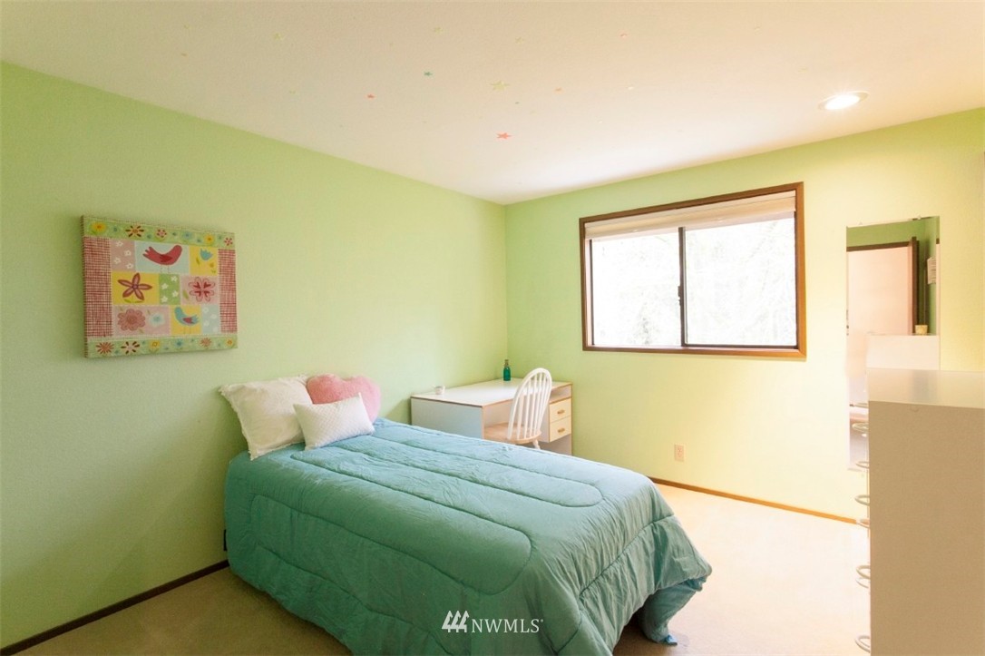 21028 Shell Valley Way Edmonds, WA 98026 - Photo 7 of 16