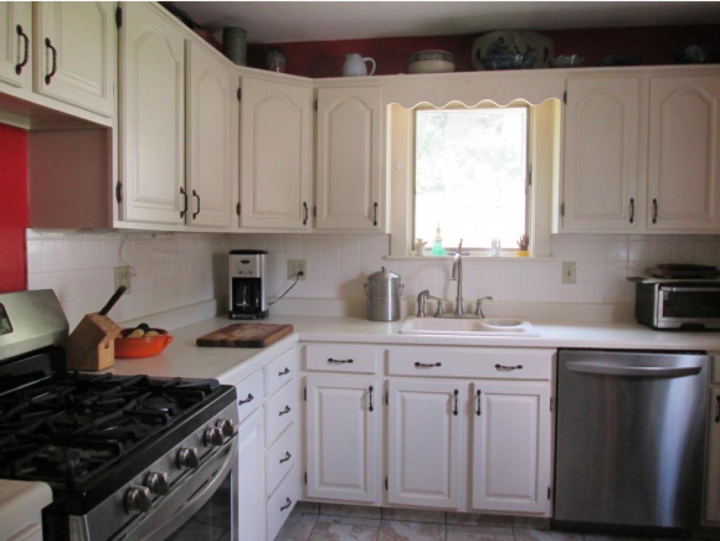 14 Lockwood Street Rockingham, VT 05101 - Photo 7 of 29