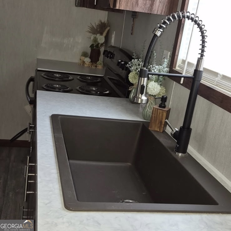 373 Barber Branch St. George, GA 31562 - Photo 5 of 30 a close view of water heater