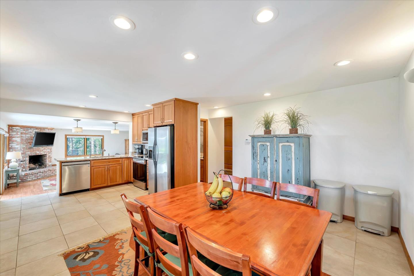 521 Amigo Road Soquel, CA 95073 - Photo 20 of 39 a view of a dining room with furniture