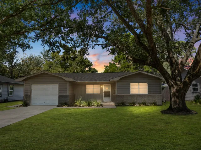 $162,375 | 2217 Linwood Lane, Bay City, TX 77414