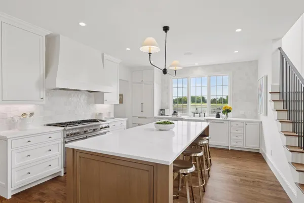 $2,850,000 | 956 Mississippi River Boulevard South, St. Paul, MN 55116
