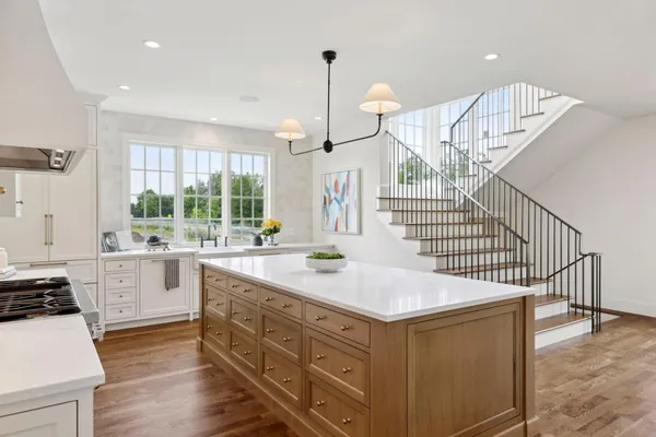 $2,850,000 | 956 Mississippi River Boulevard South, St. Paul, MN 55116
