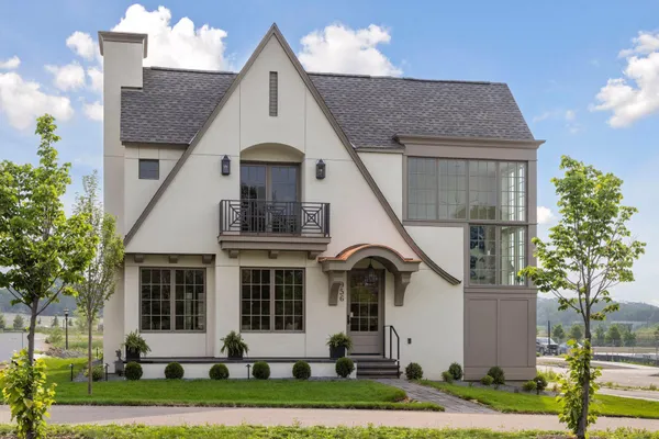 $2,850,000 | 956 Mississippi River Boulevard South, St. Paul, MN 55116