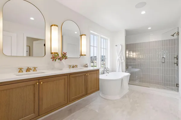 $2,850,000 | 956 Mississippi River Boulevard South, St. Paul, MN 55116