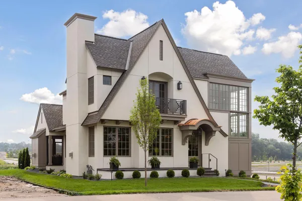 $2,850,000 | 956 Mississippi River Boulevard South, St. Paul, MN 55116