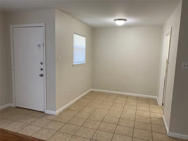 $750 | 130 Oyster Creek Drive, Unit 22, Lake Jackson, TX 77566