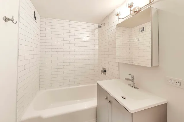 $125,000 | 5050 South East End Avenue, Unit 4B, Chicago, IL 60615