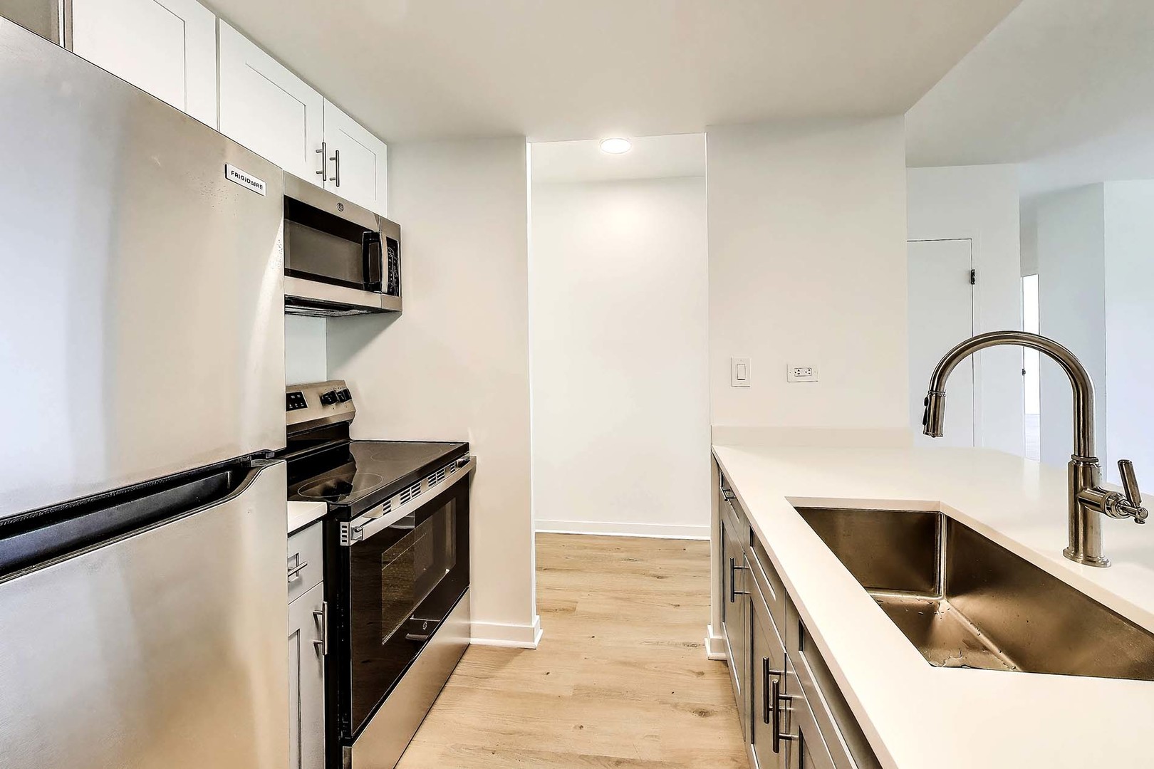 5050 South East End Avenue, Unit 4B Chicago, IL 60615 - Photo 8 of 24